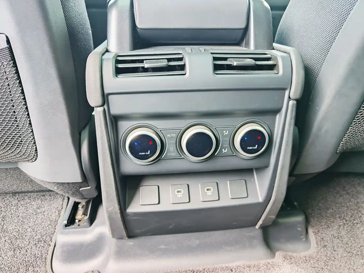 Land Rover Defender 2025 110 3.0T P400 X фото 20