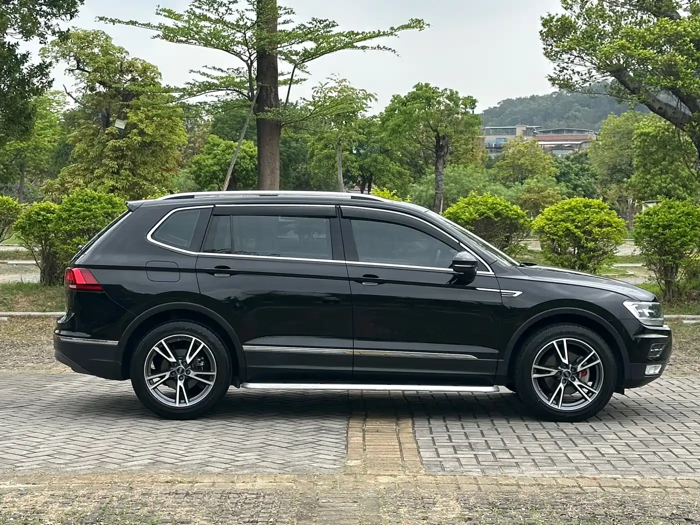 Volkswagen Tiguan L 2017 330TSI Automatic 2WD Luxury Edition фото 8