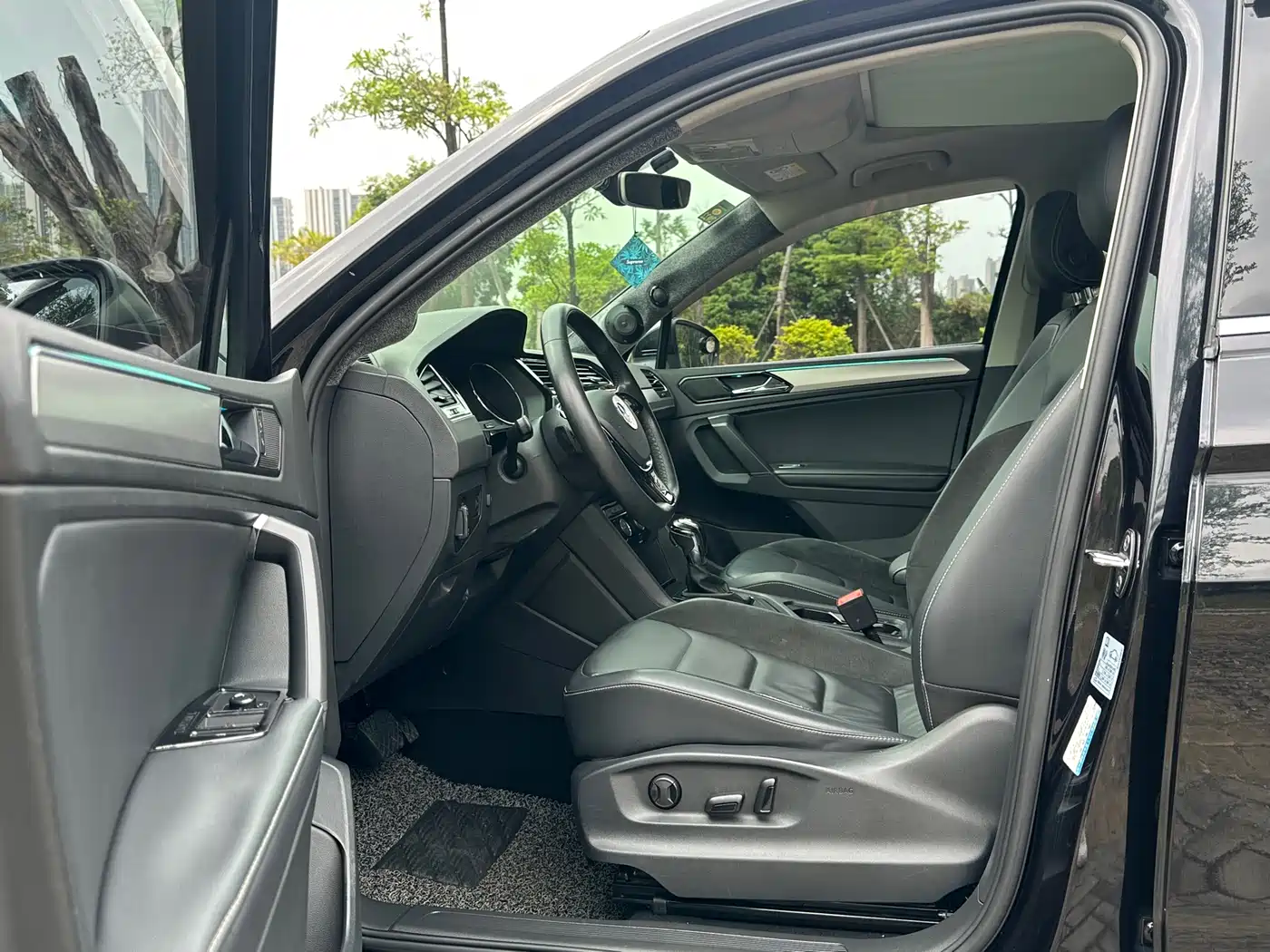 Volkswagen Tiguan L 2017 330TSI Automatic 2WD Luxury Edition фото 13