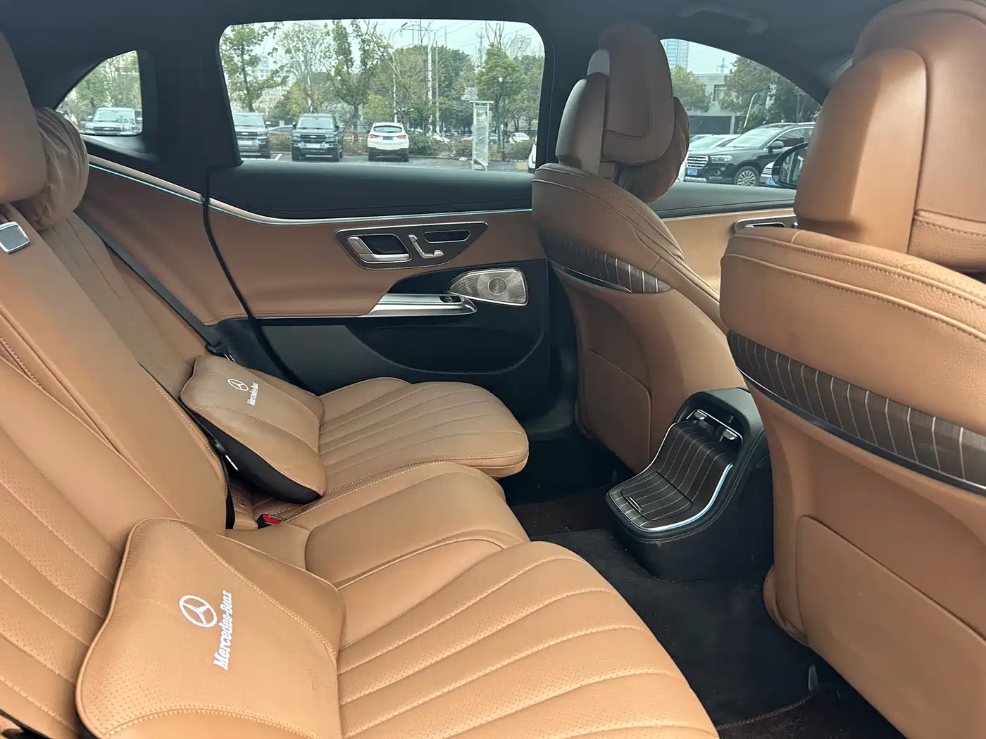 Mercedes-Benz E-Class 2024 E 300 L Fashion фото 13