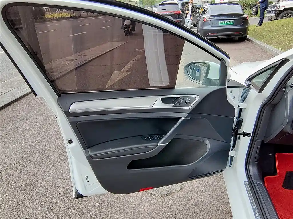 Volkswagen Golf 2020 280TSI DSG Comfort фото 6