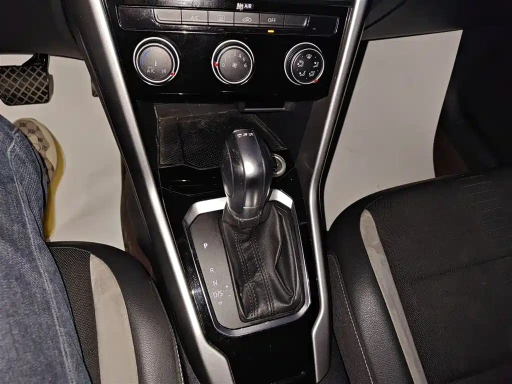 Volkswagen T-ROC 2018 230TSI DSG 2WD Progressive China V фото 11