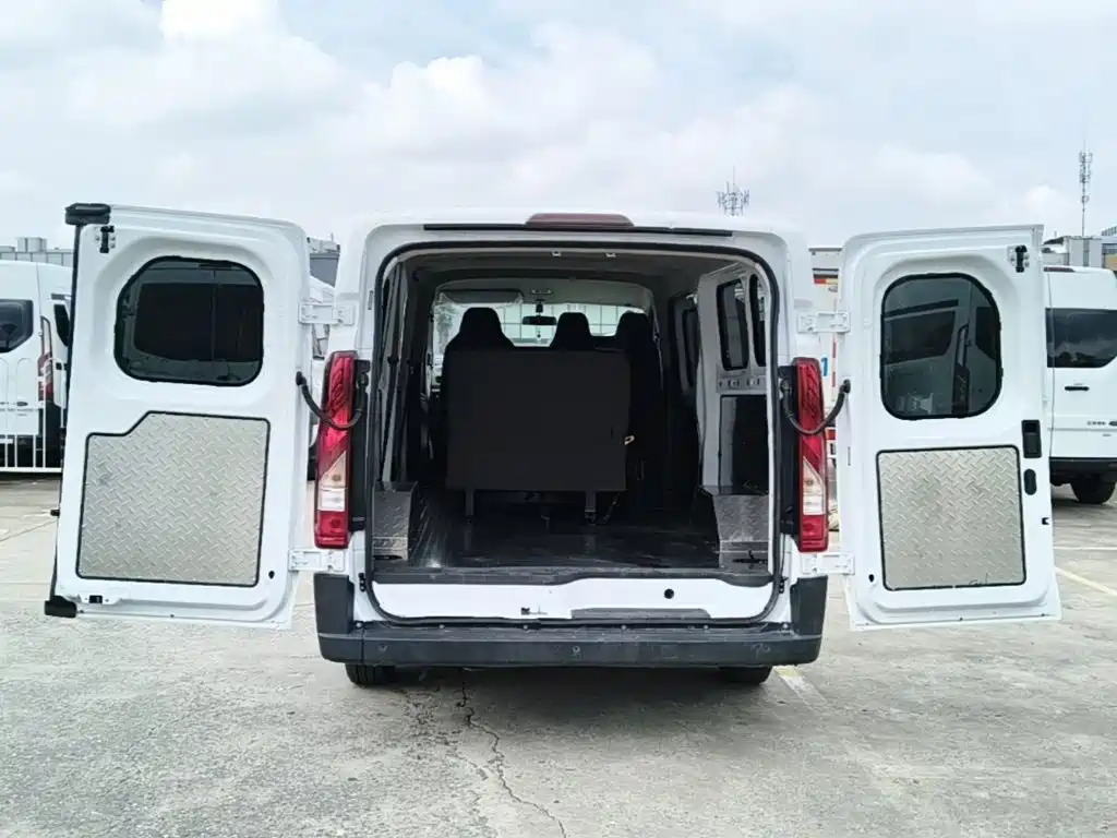 Jiangling E-Fushun 2025 2025 Clear Window Version 53.58kWh Medium Wheelbase Low Roof
