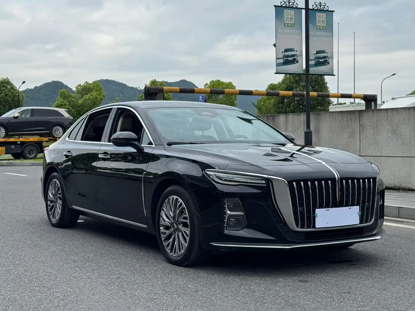 Hongqi H5 2023 2.0T Auto Smart Connect Flag Comfort фото 3