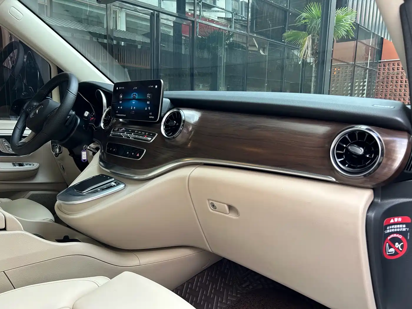 Mercedes-Benz V-Class 2022 V 260 Pilot Edition фото 18