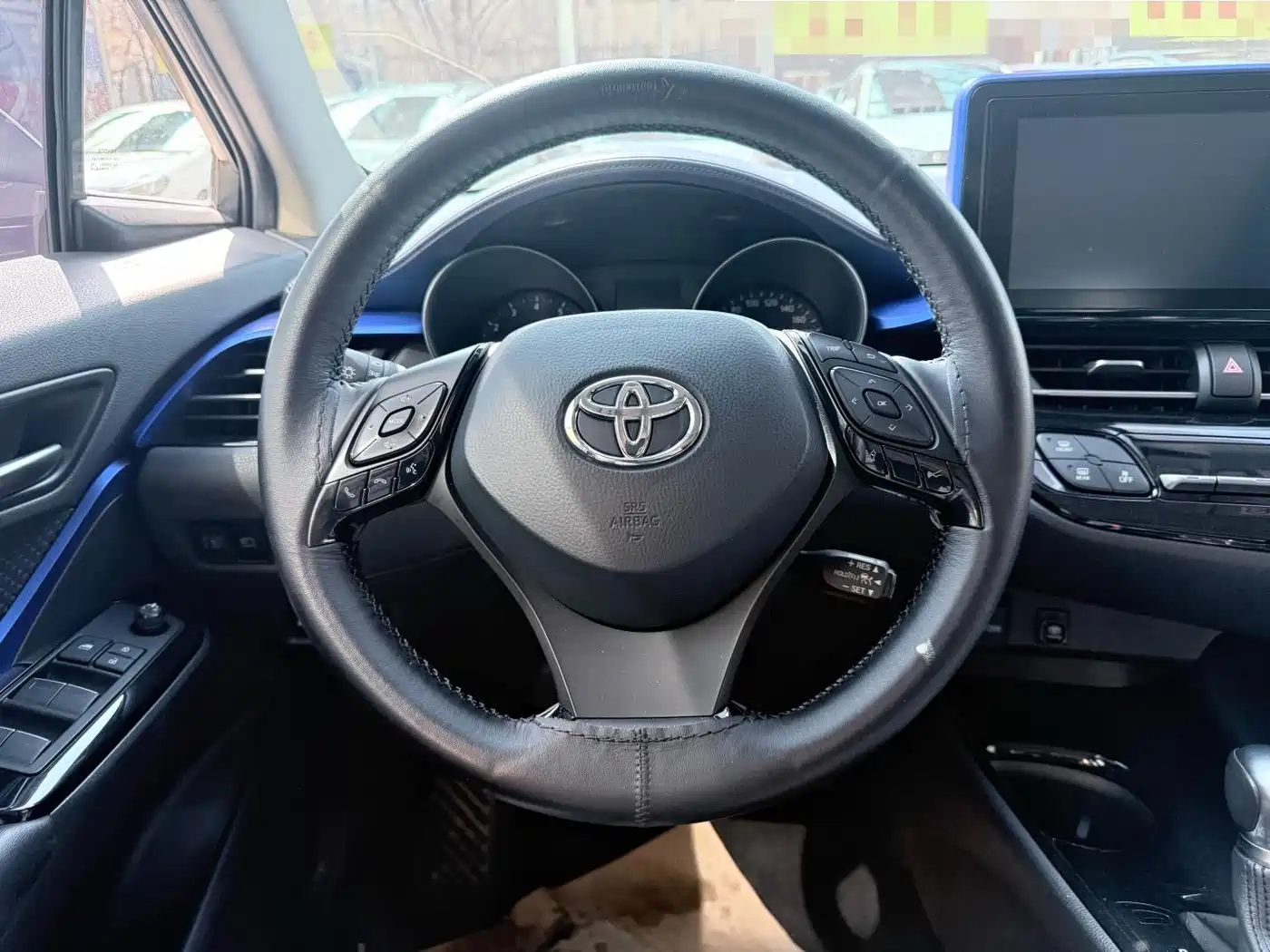 Toyota C-HR 2023 Model 2.0L Luxury Edition фото 12