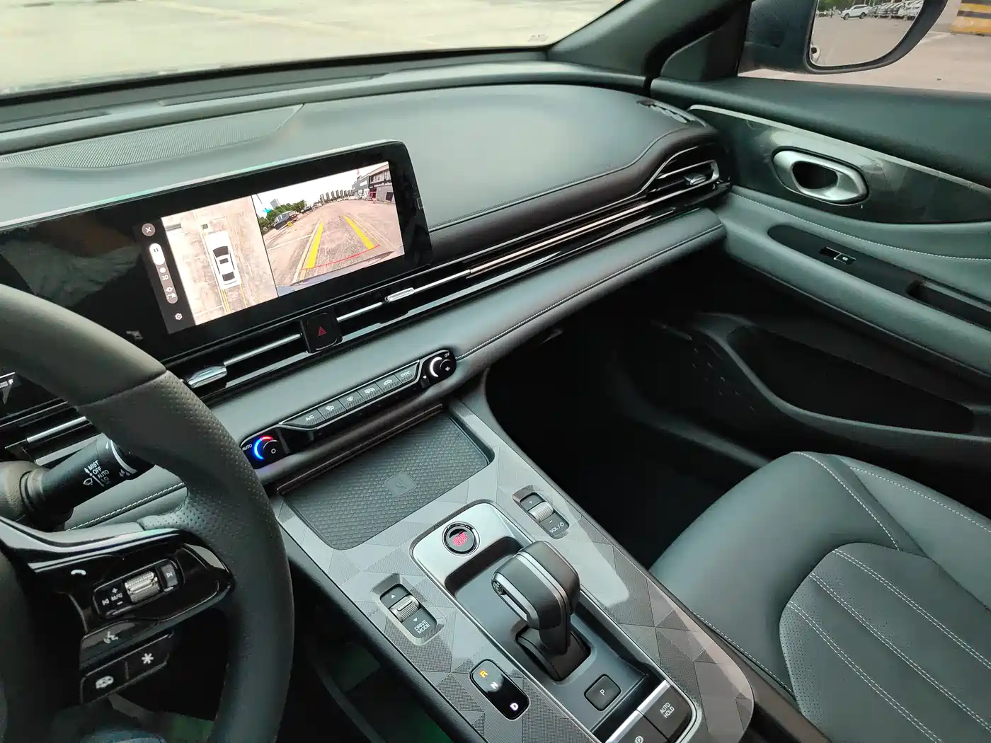 GAC Trumpchi Trumpchi Emkoo 2024 Model 270T DCT Shadow Leopard R-Style Edition фото 12