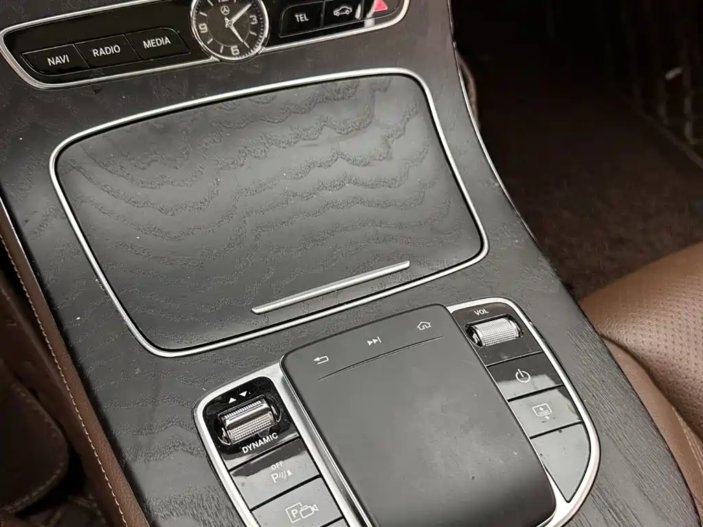 Mercedes-Benz E-Class, миниатюра 16