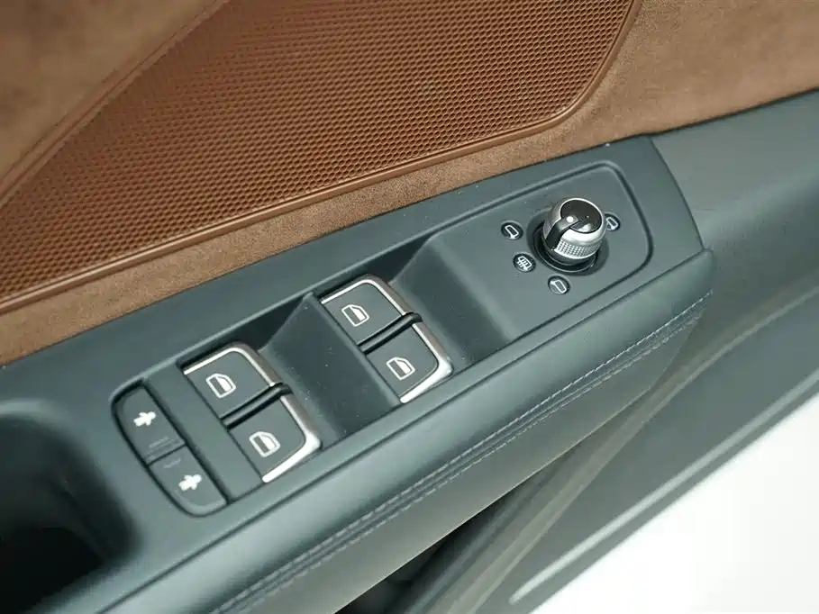 Audi A8 2014 A8L 45 TFSI quattro Luxury фото 16