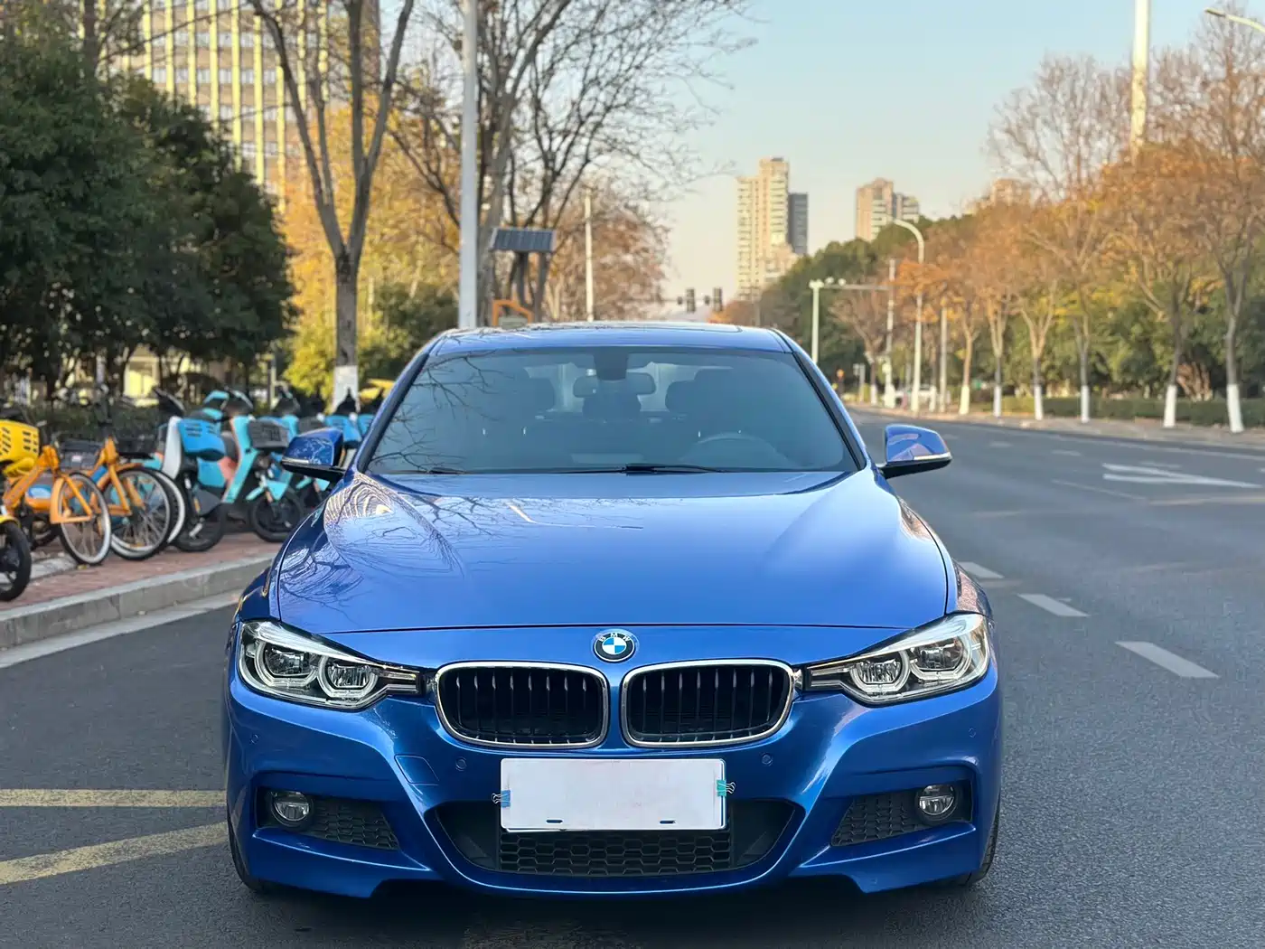 Photo 2 - BMW 3 Series