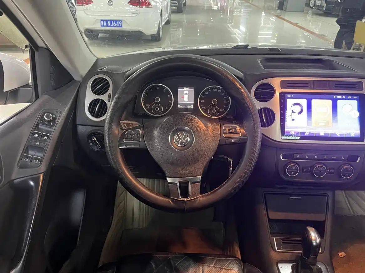 Volkswagen Tiguan 2013 2.0TSI Auto 4WD Luxury Edition фото 6