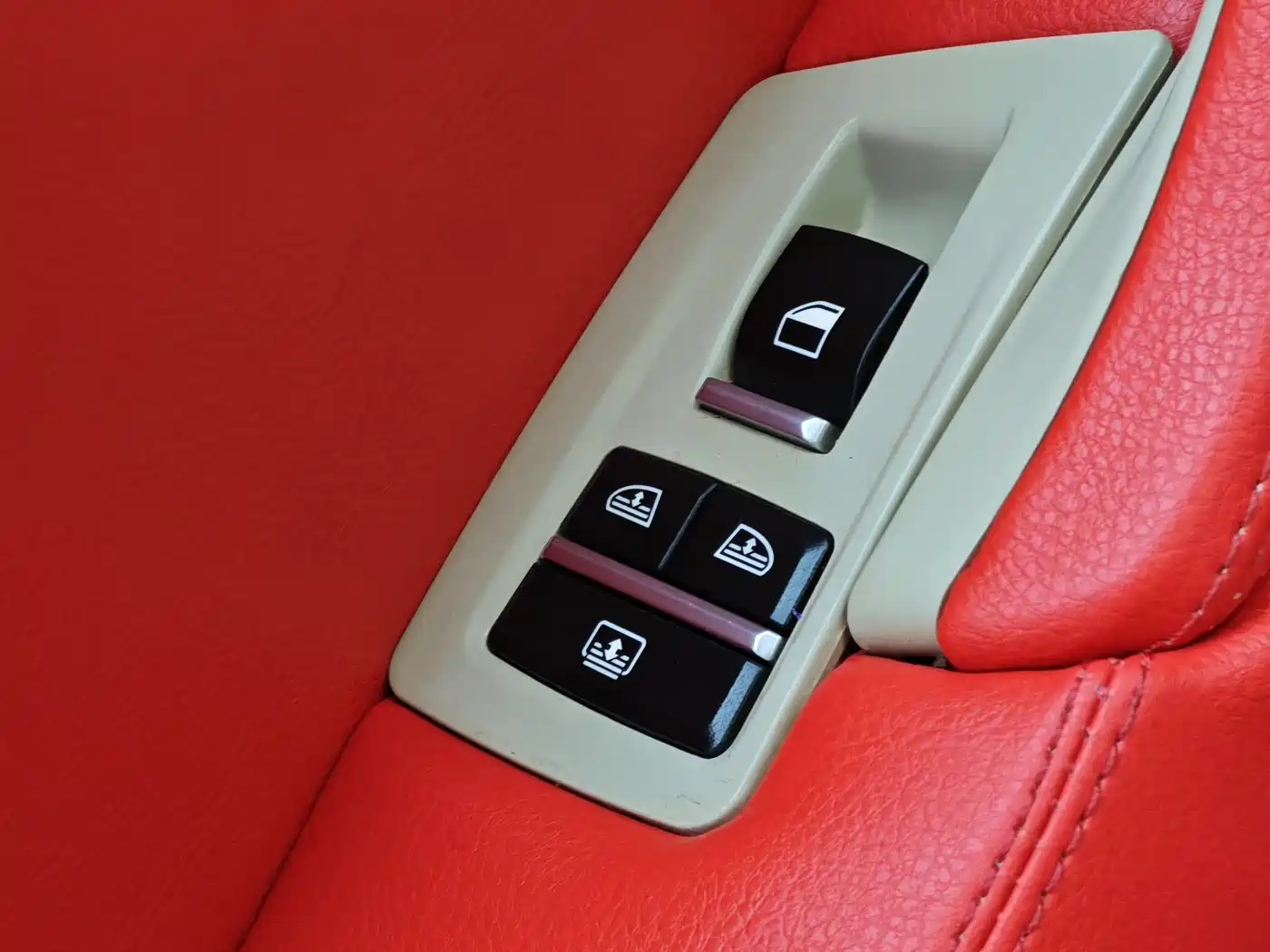 BMW 5 Series 2013 535Li Leadership фото 11