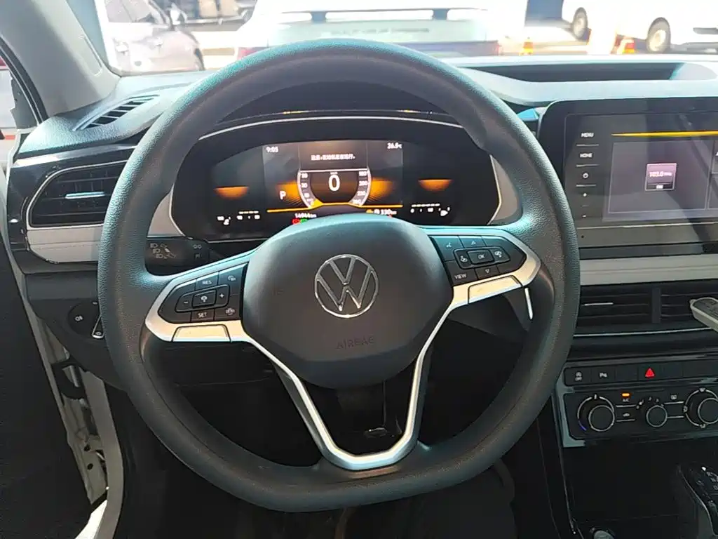 Photo 11 - Volkswagen Tharu