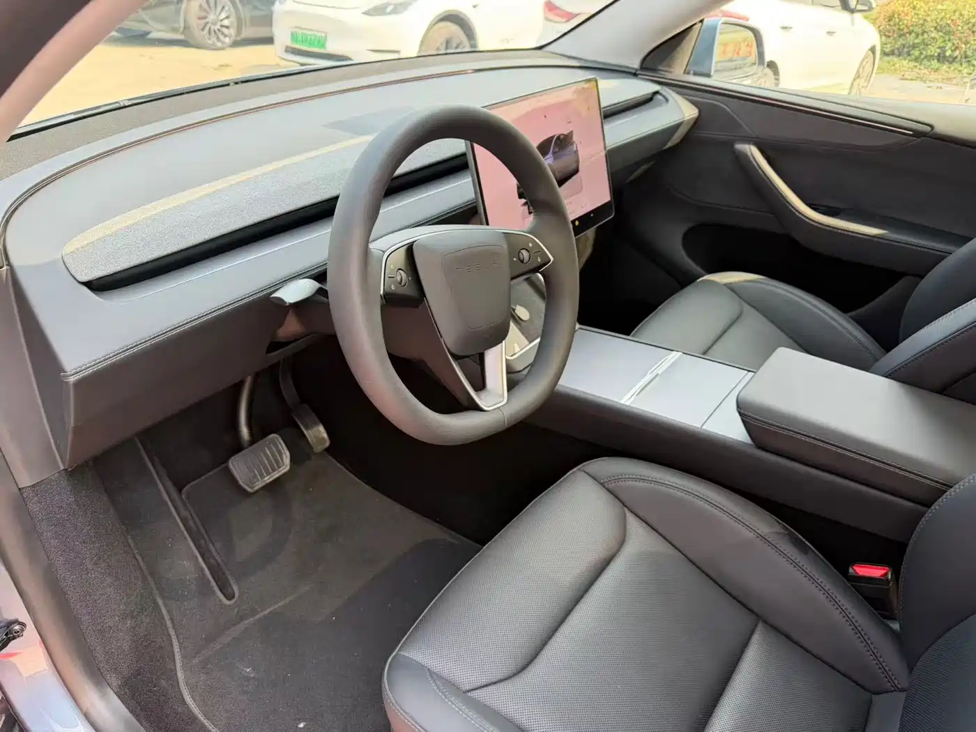 Tesla Model Y 2025 Long Range All-Wheel Drive фото 6