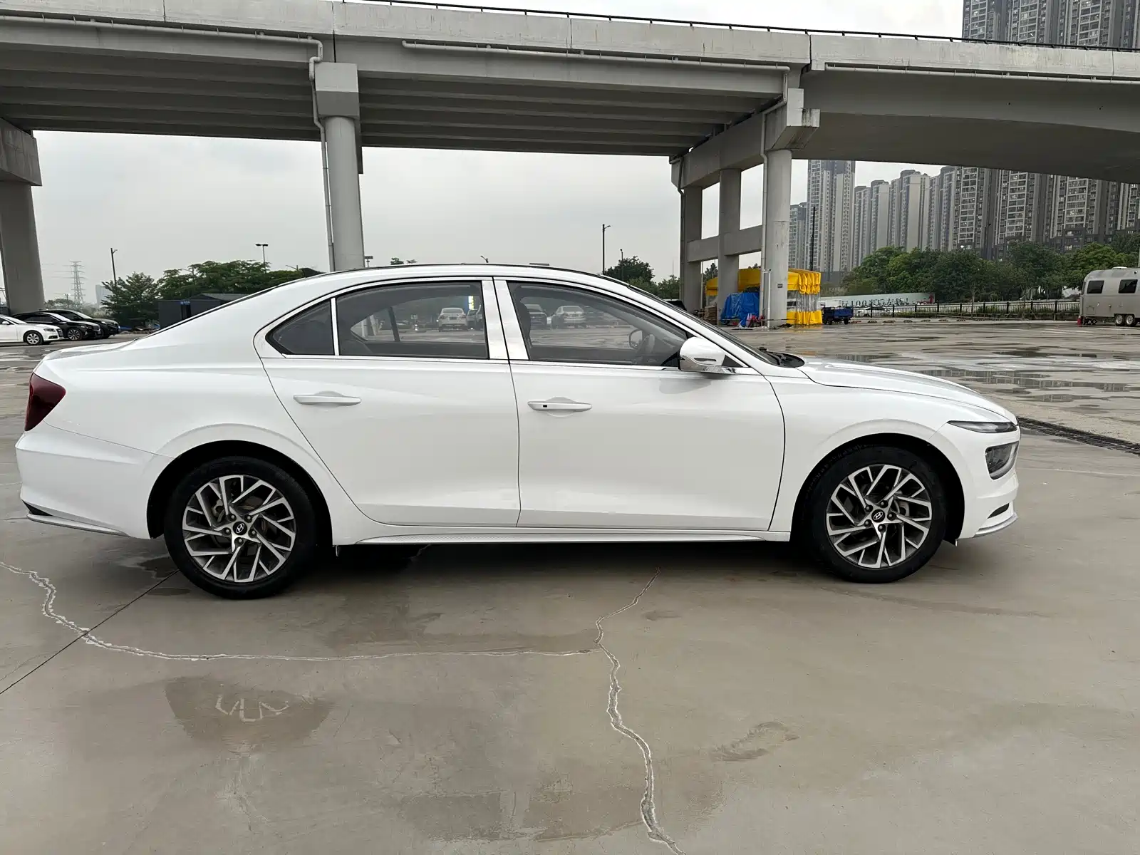 Фото 21 - Hyundai Mistra