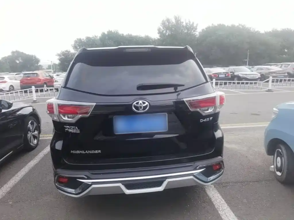 Фото 6 - Toyota Highlander