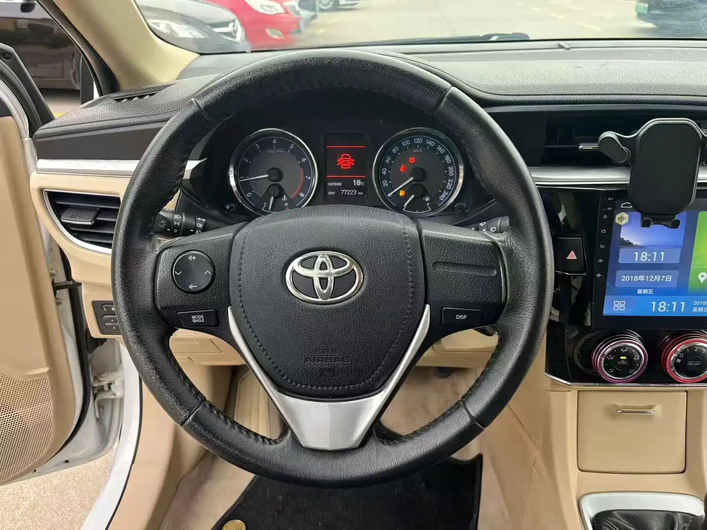 Toyota Corolla 2014 1.6L Manual GL-i Leather Edition фото 7