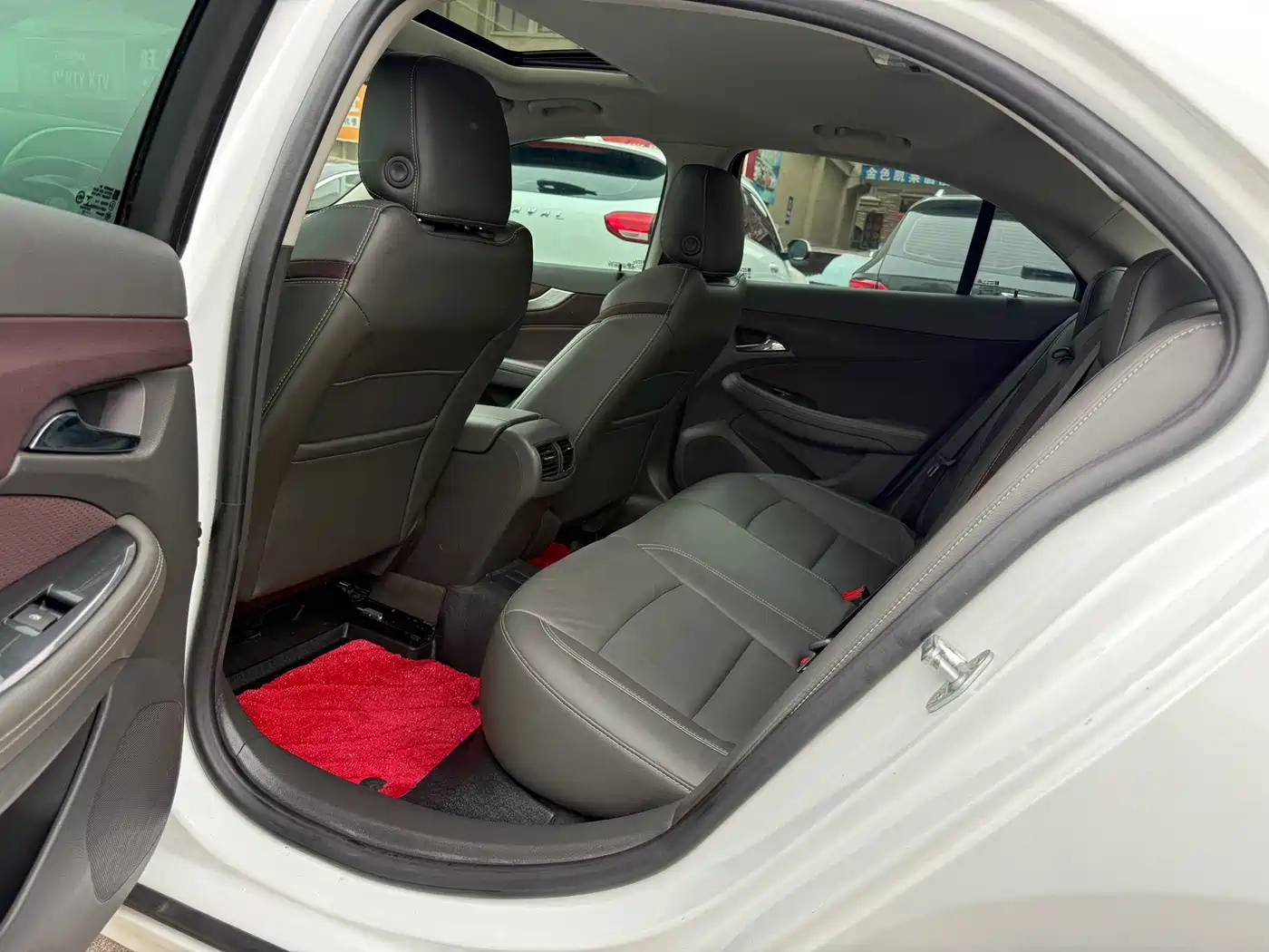 Chevrolet Malibu 2018 530T Automatic Luxury Edition фото 12