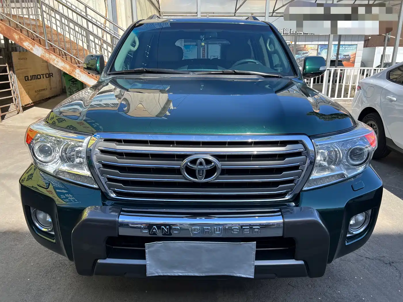 Toyota Land Cruiser 2012 4.0L Automatic VX фото 2