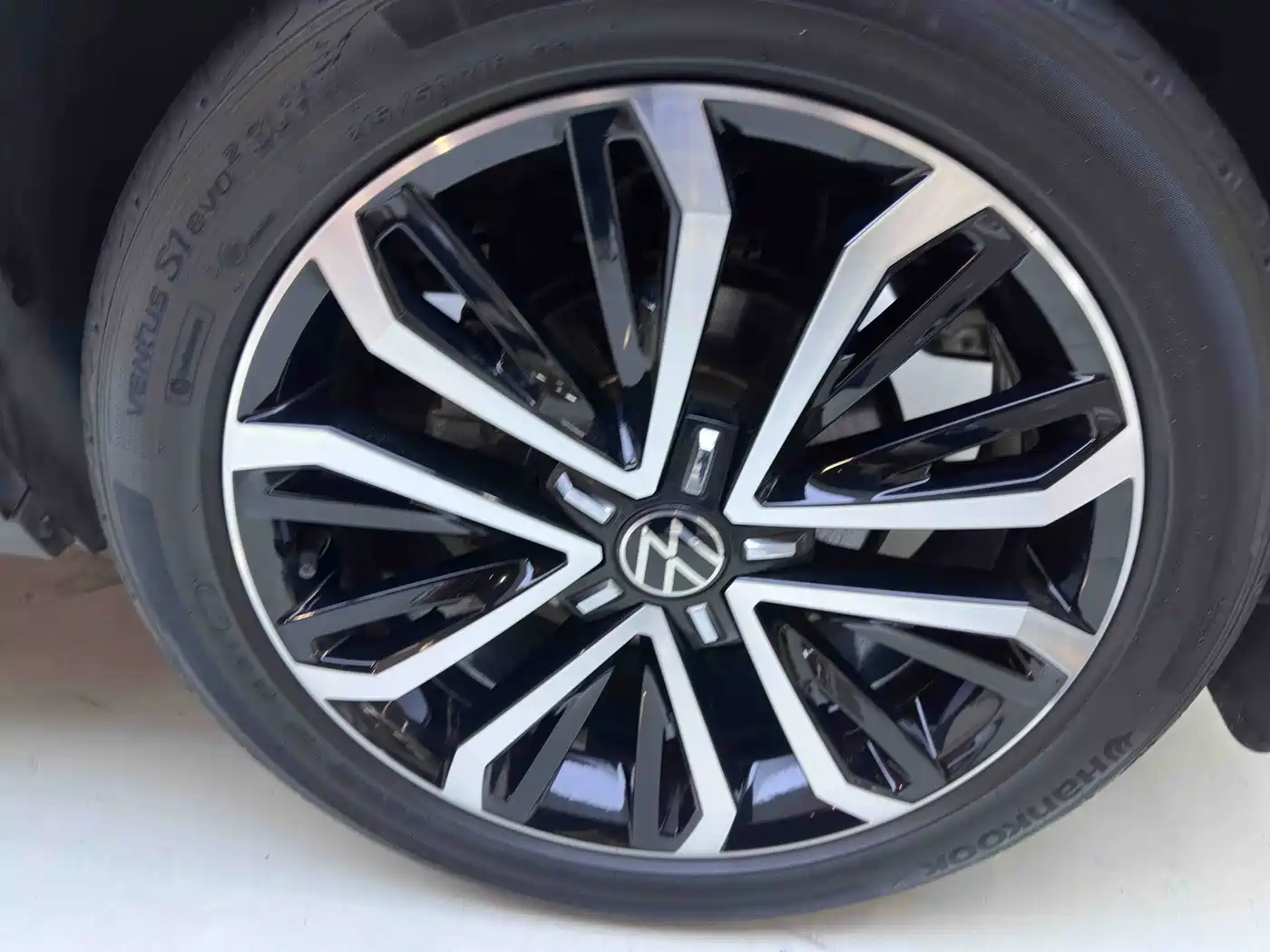 VOLKSWAGEN T ROC EXPLORING SONGS