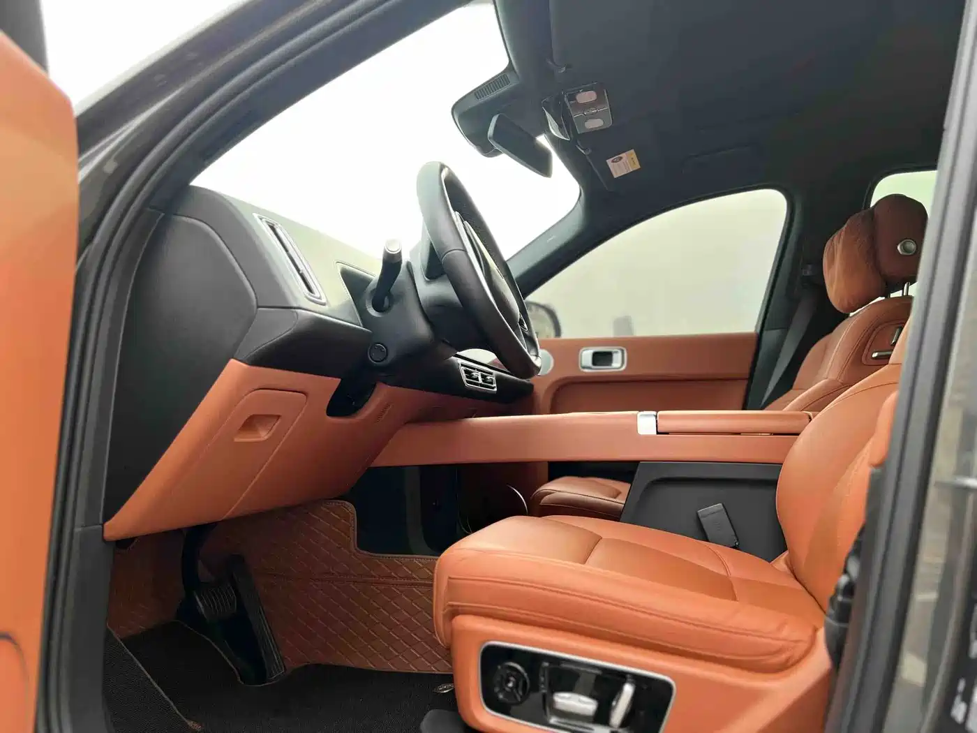 صورة 9 - Li Auto Li L8