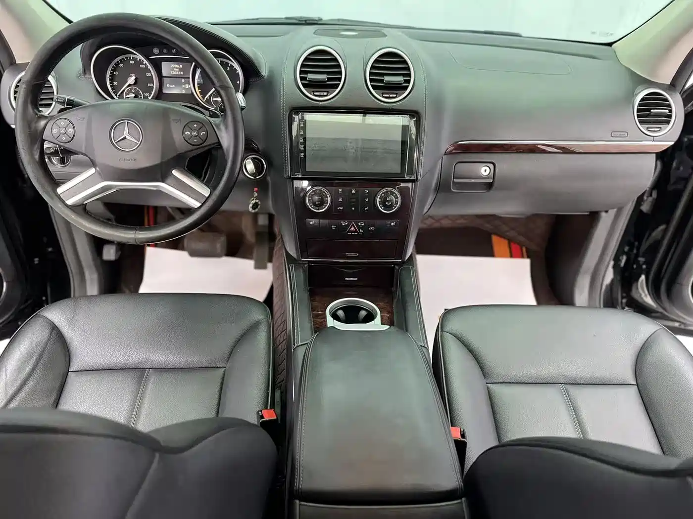 Mercedes-Benz GL-Class фото 14