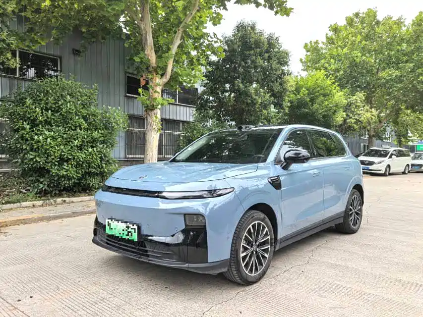 Leapmotor B10