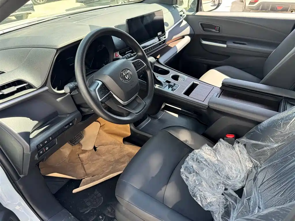 Toyota Granvia 2026 Model 2.5L Hybrid Luxury Edition фото 7