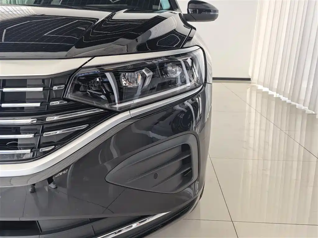 Volkswagen Passat 2024 380TSI Elite Edition фото 4