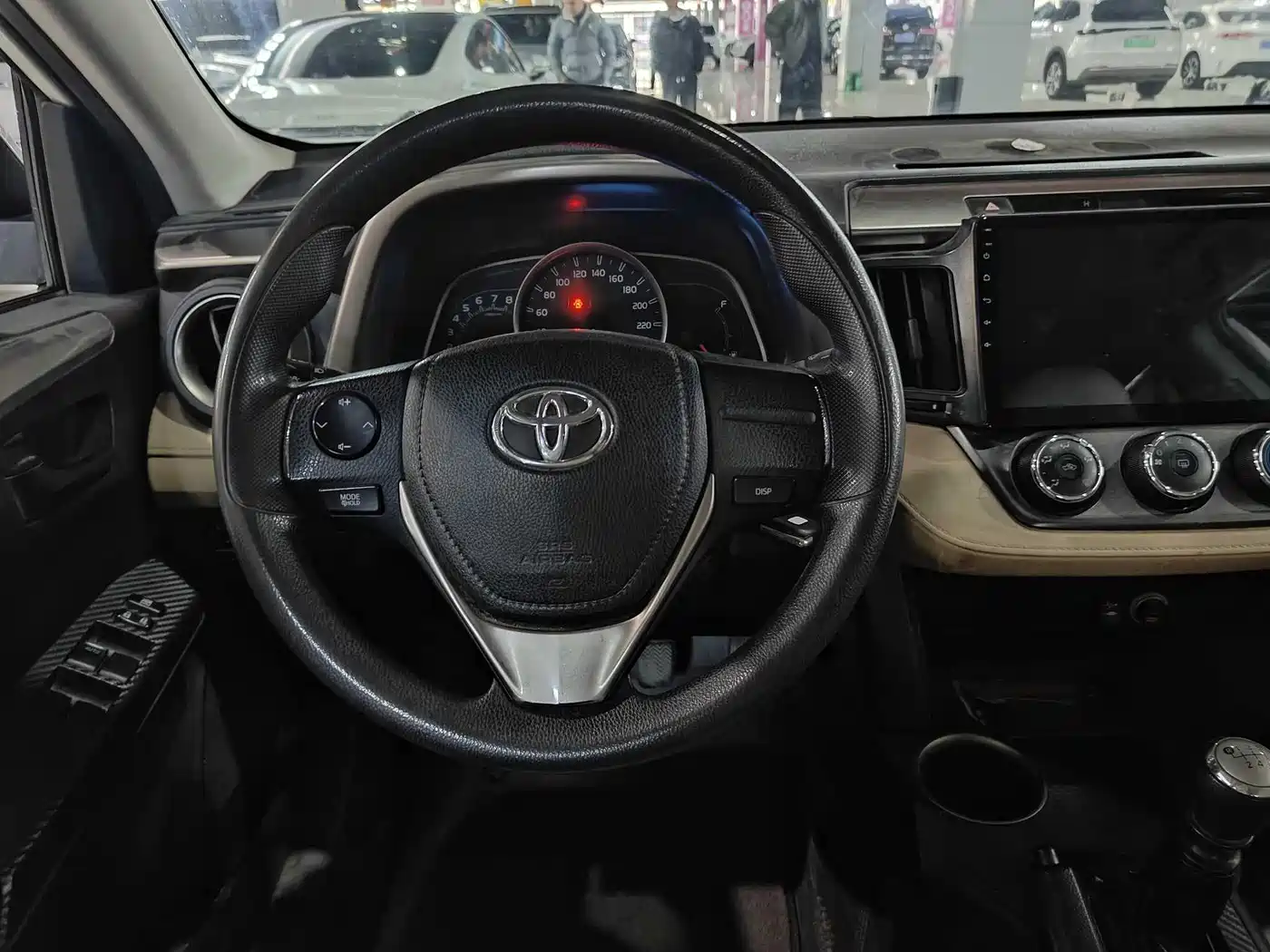Toyota RAV4 Rongfang 2015 2.0L Manual 2WD Urban Edition фото 4