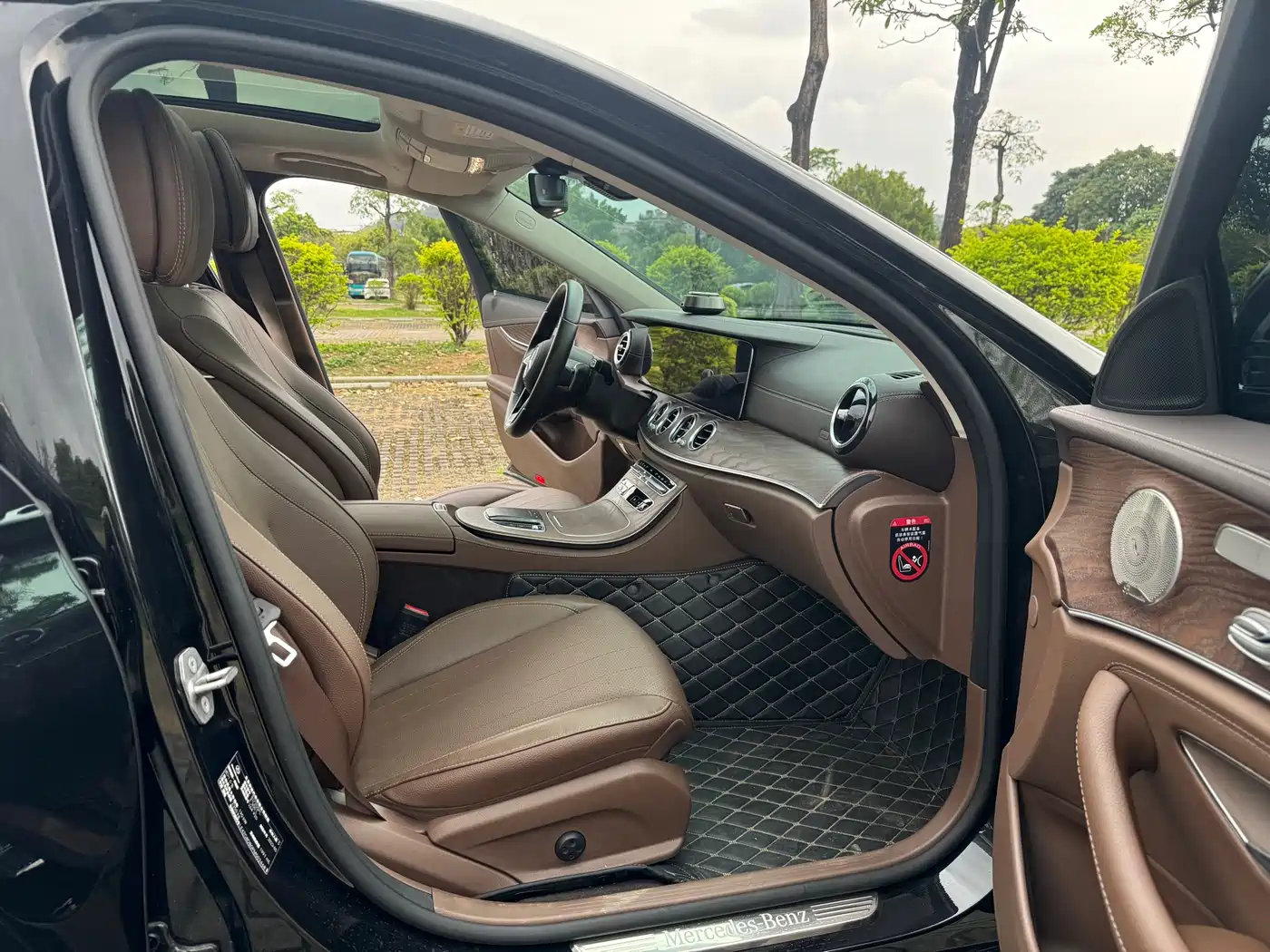 Mercedes-Benz E-Class 2023 E 300 L Luxury фото 6