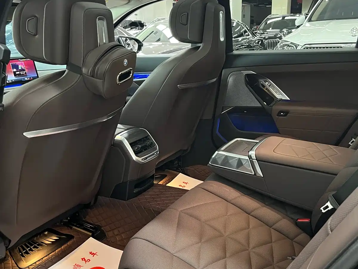 BMW 7 Series 2023 Model 735Li M Sport Package фото 14