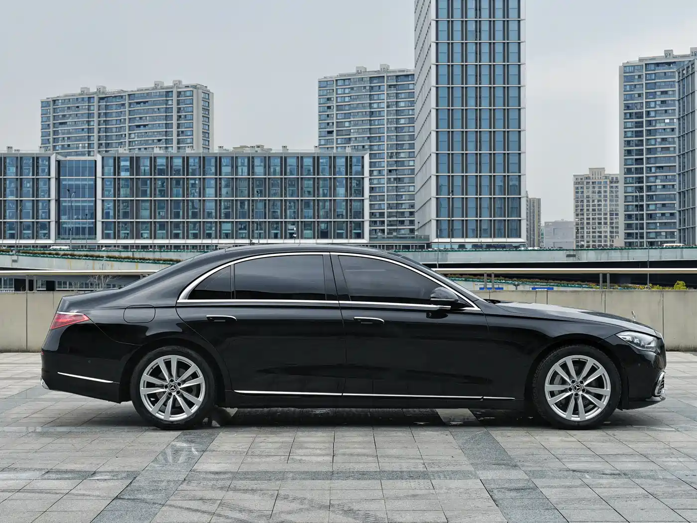Mercedes-Benz S-Class 2023 Model S 400 L Business Edition фото 3