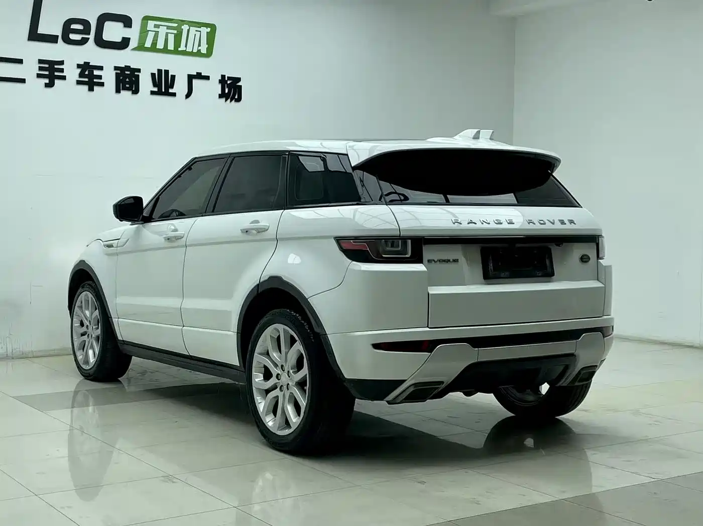 Land Rover Range Rover Evoque 2018 240PS SE DYNAMIC Smart Edition фото 14