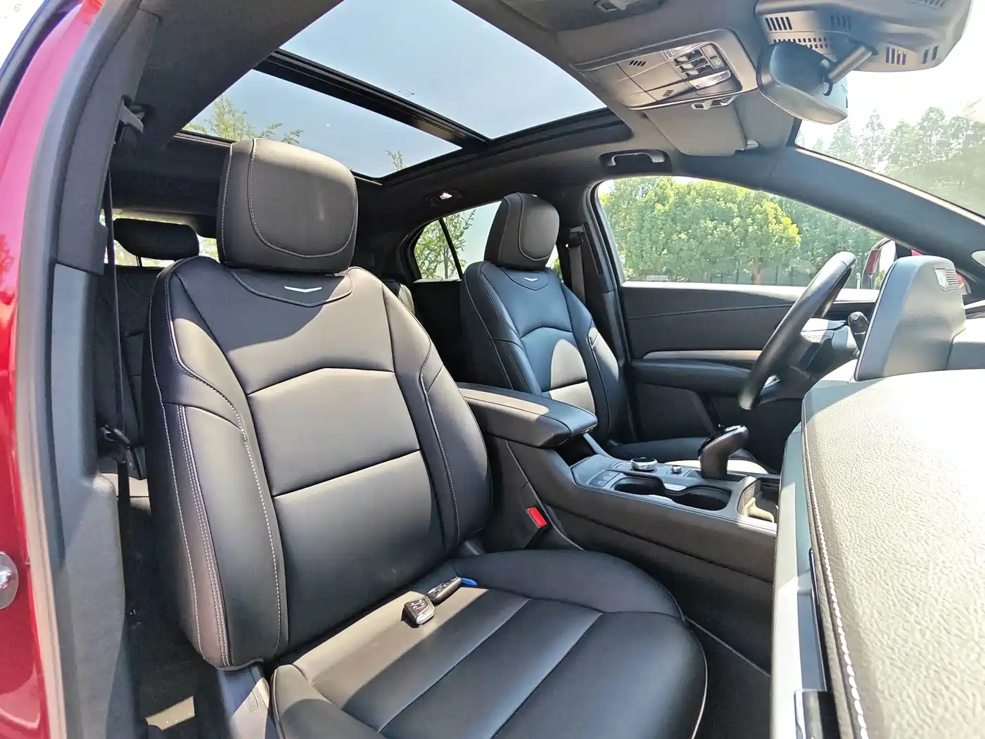 Cadillac XT4 2025 2024 28T 2WD Luxury