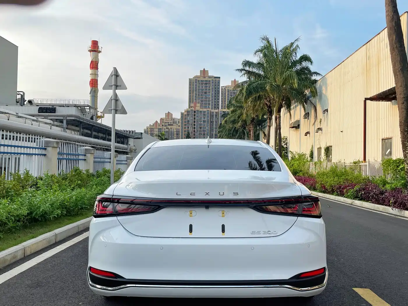 Lexus ES 2025 200 Ultimate Edition фото 8