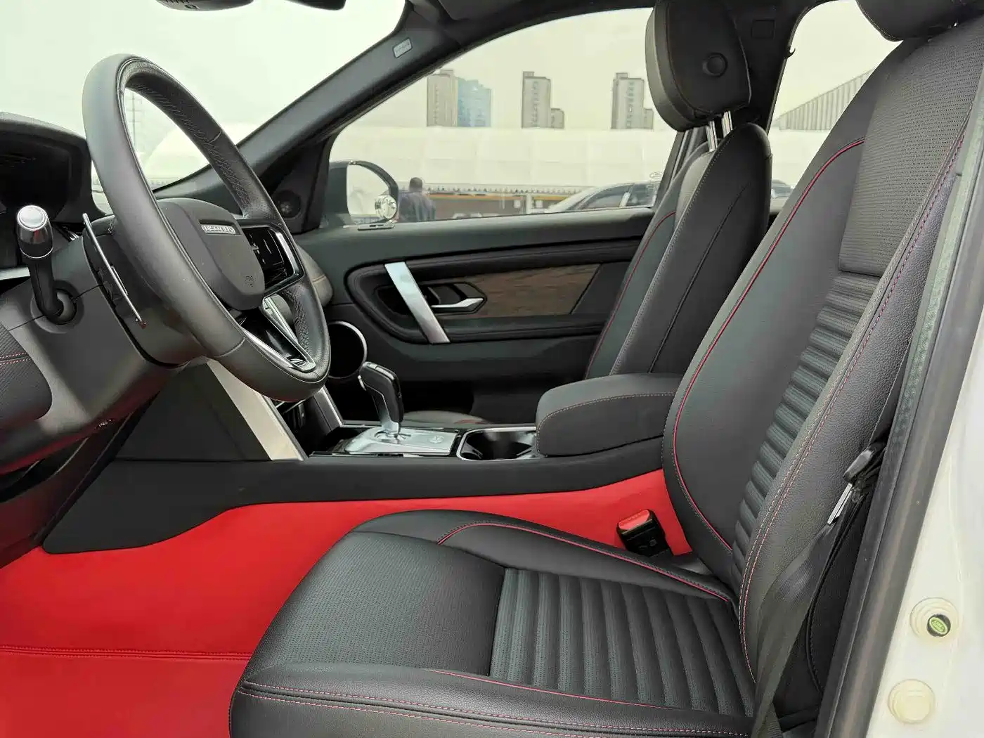 Land Rover Discovery Sport 2022 Model 249PS R-Dynamic S Performance Edition 5-Seater фото 5