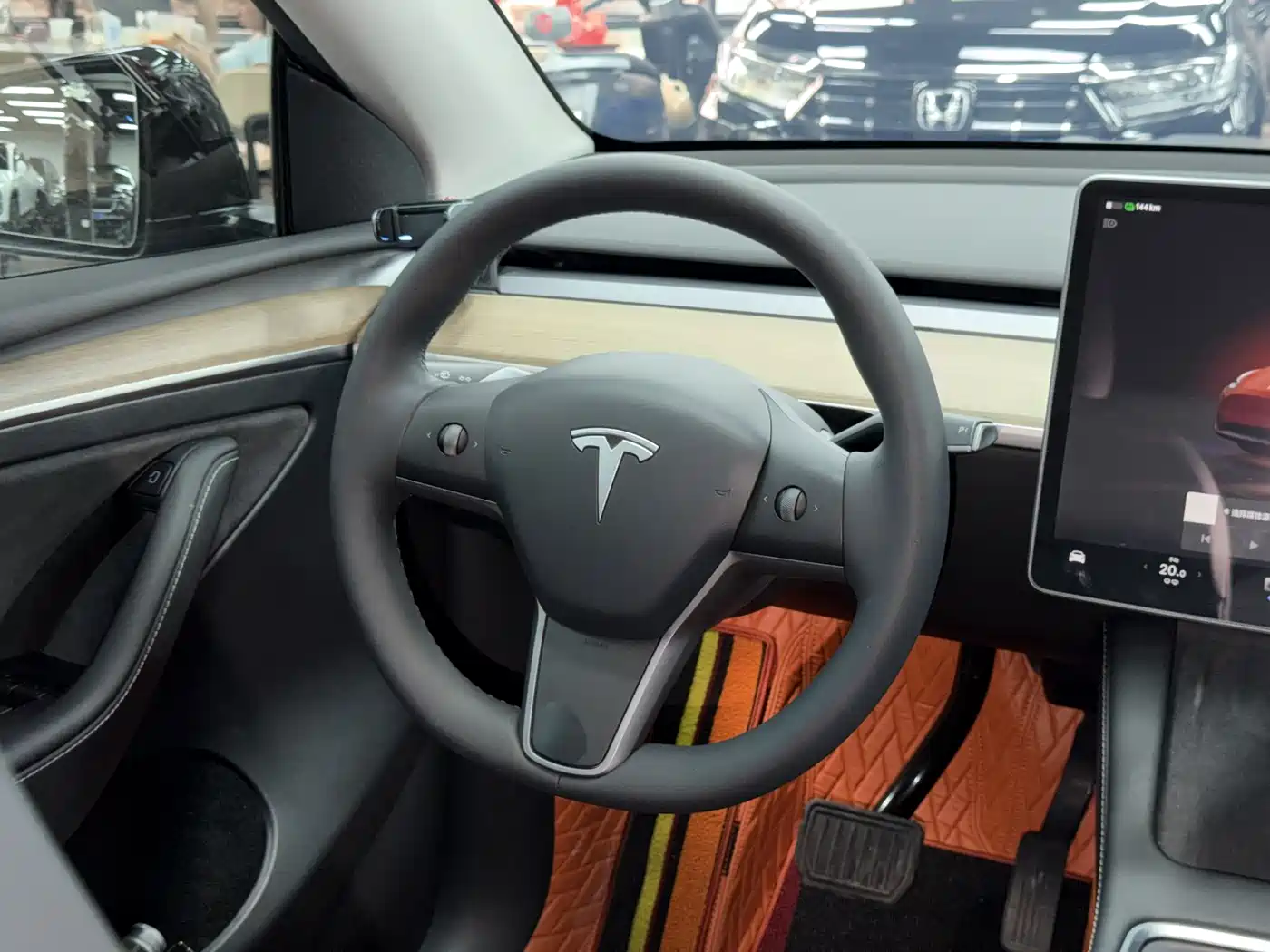 TESLA MODEL Y