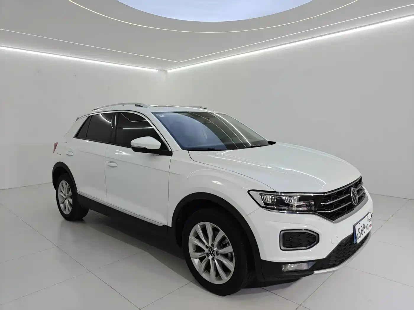 Volkswagen T-Roc, миниатюра 3