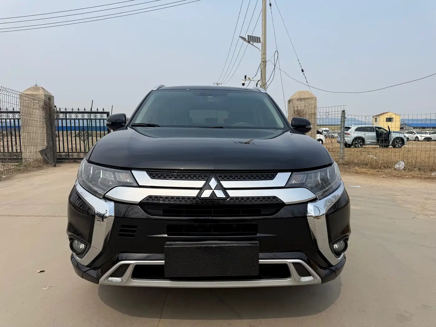 Mitsubishi Outlander 2021 2.4L 4WD Deluxe Edition 7-Seater фото 2