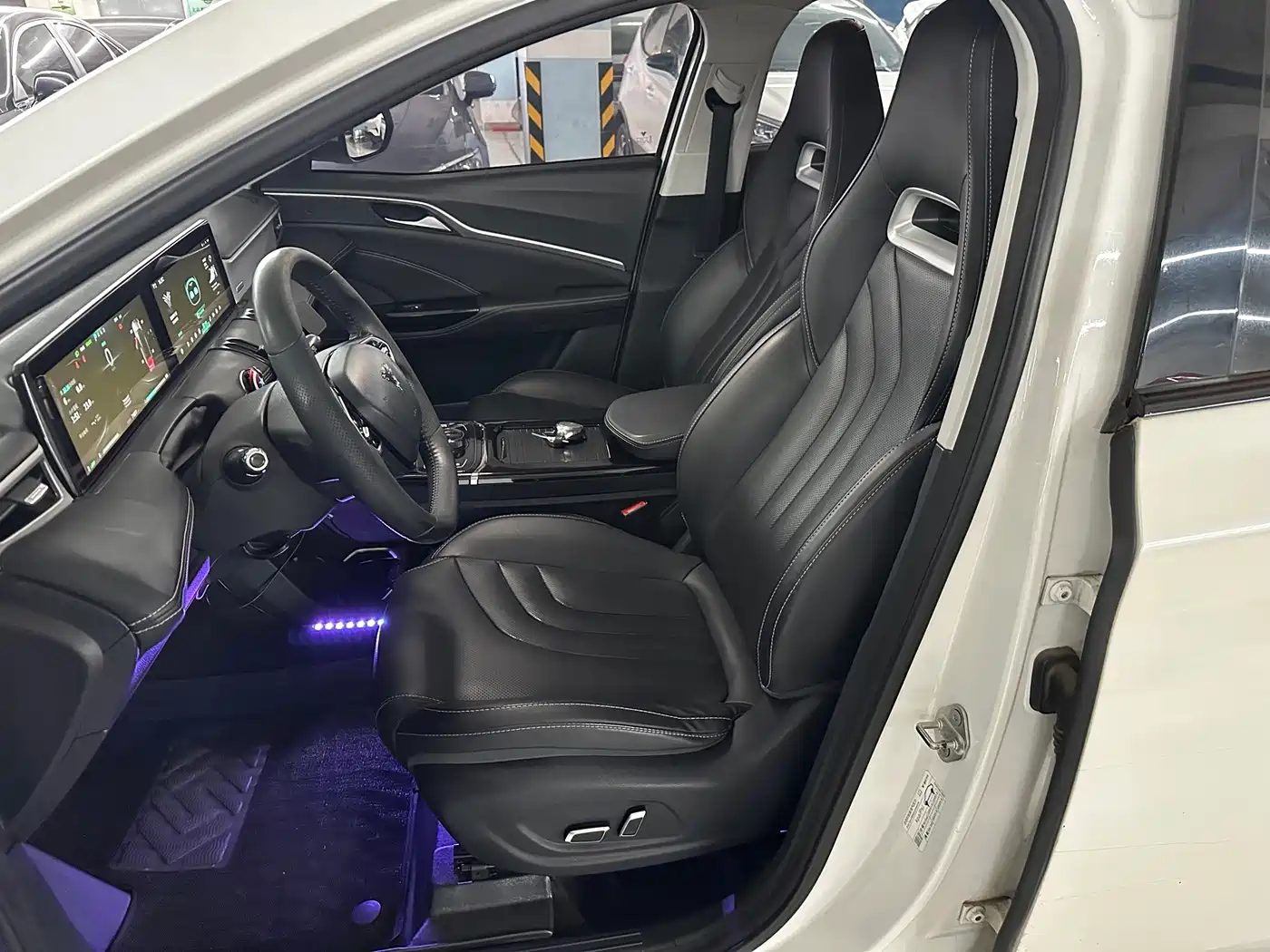 Nezha Auto Neta U 2022 2021 Facelift Pro 400 Industry Custom Edition