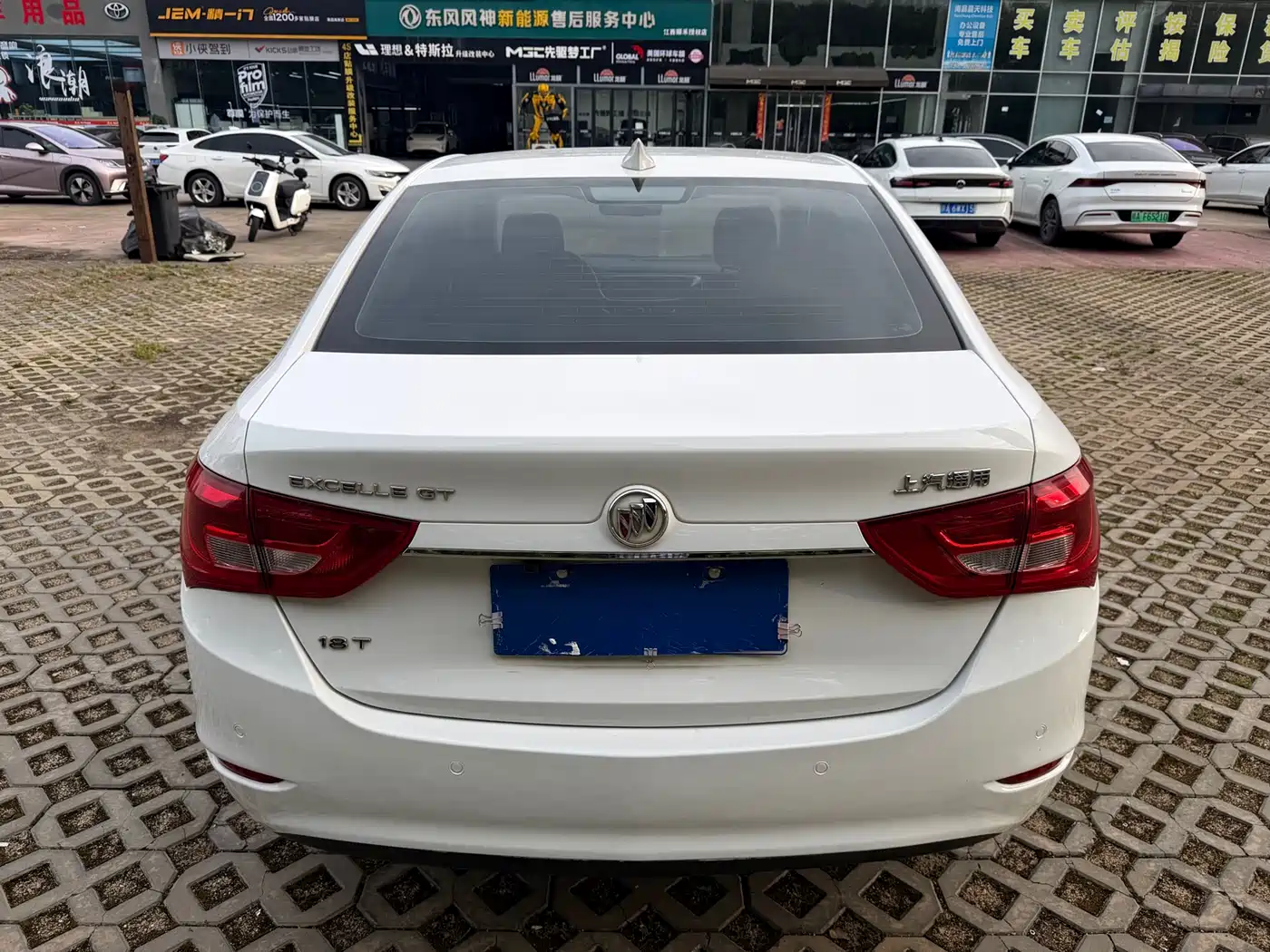 Photo 5 - Buick Excelle