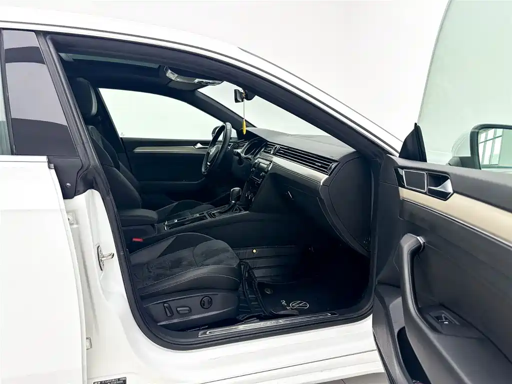 Volkswagen FAW-Volkswagen CC 2019 330TSI Luxury Appearance (China V) фото 21