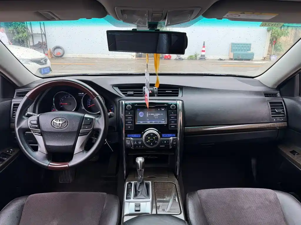 Toyota Reiz 2016 2013 2.5V Premium Edition