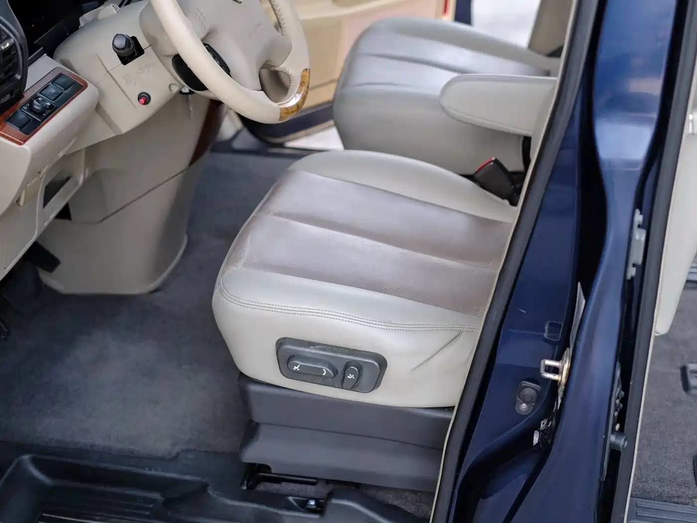 Dongfeng Yuxuan 2008 2007 2.5L Automatic Flagship Edition