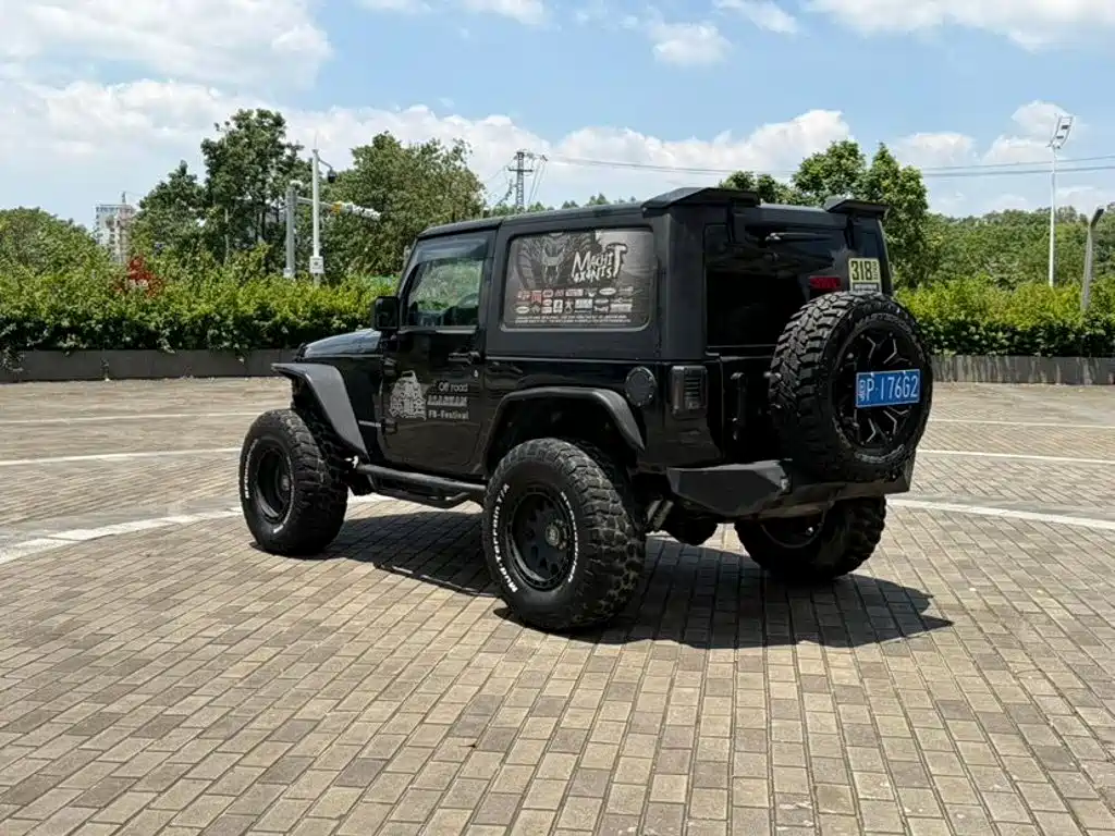 Фото 7 - Jeep Wrangler