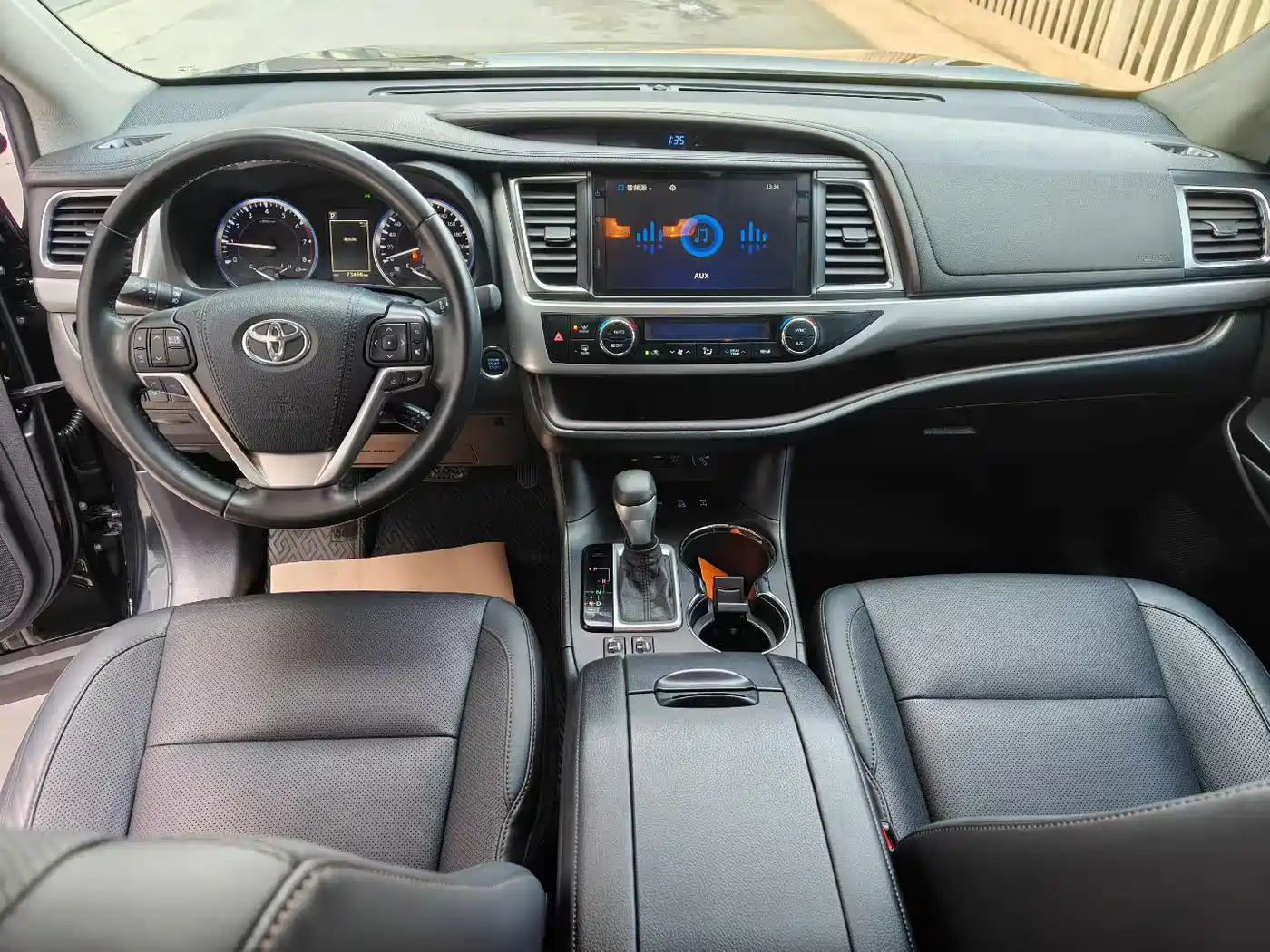 TOYOTA HIGHLANDER
