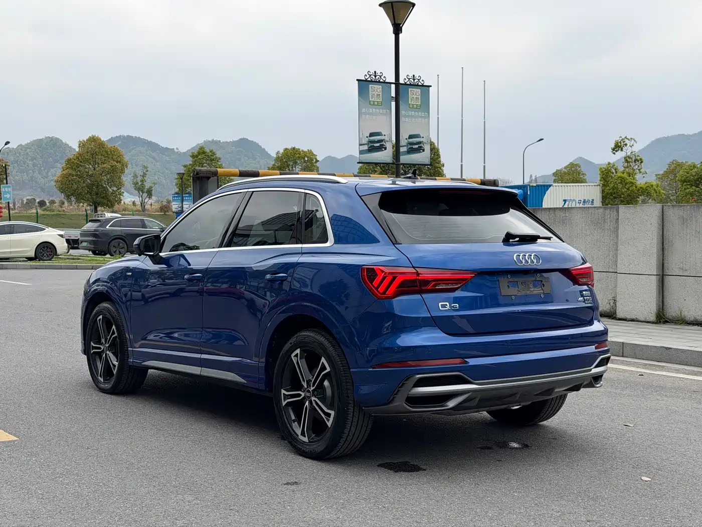 AUDI Q3