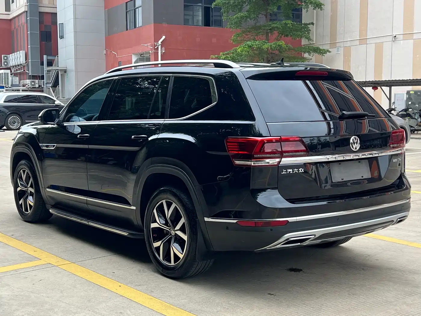Volkswagen Teramont 2019 380TSI 4WD Luxury Edition China VI фото 3