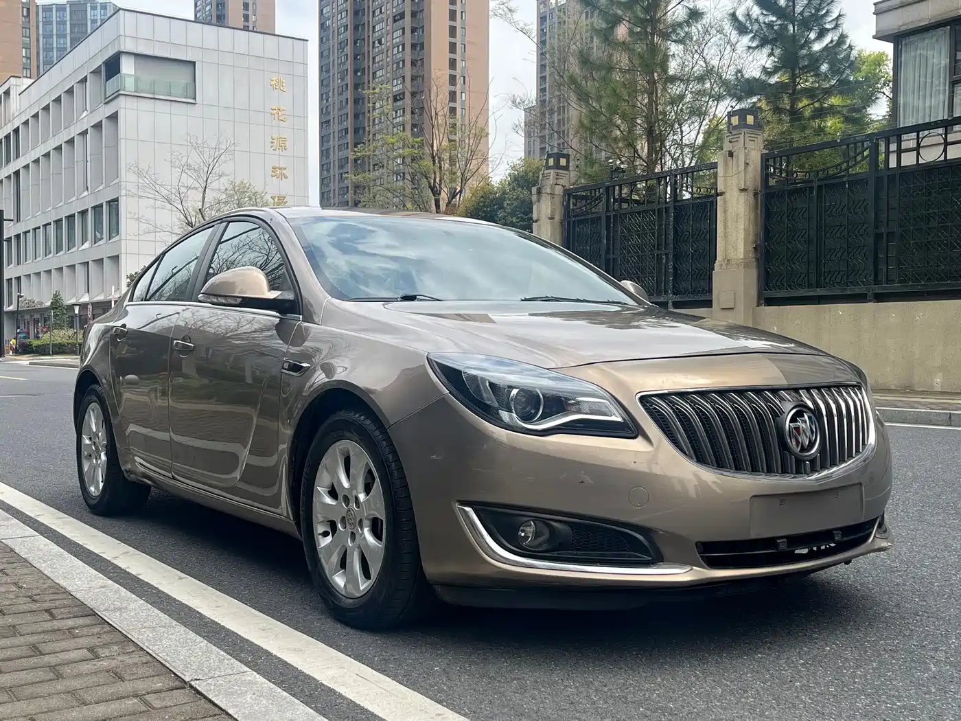 Buick Regal 2015 1.6T Leading Tech Edition фото 3